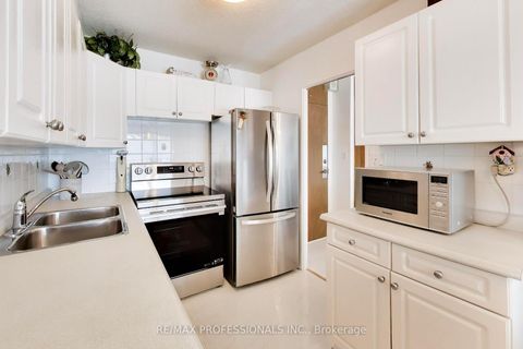 Photo 10 at 207 - 260 Scarlett Road, Smythe, Toronto