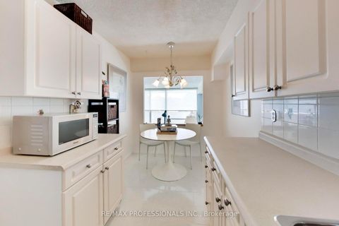Photo 12 at 207 - 260 Scarlett Road, Smythe, Toronto