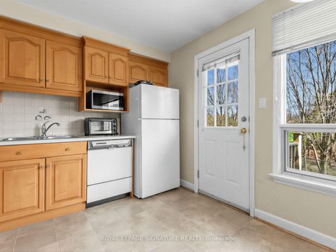 Photo 10 at 62 Dukinfield Crescent, Donalda, Toronto