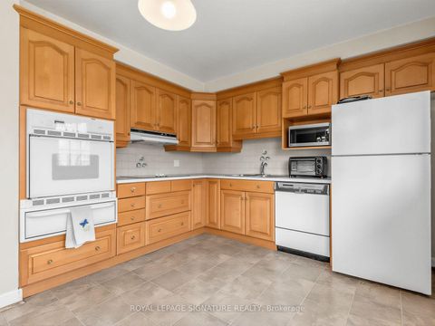 Photo 11 at 62 Dukinfield Crescent, Donalda, Toronto