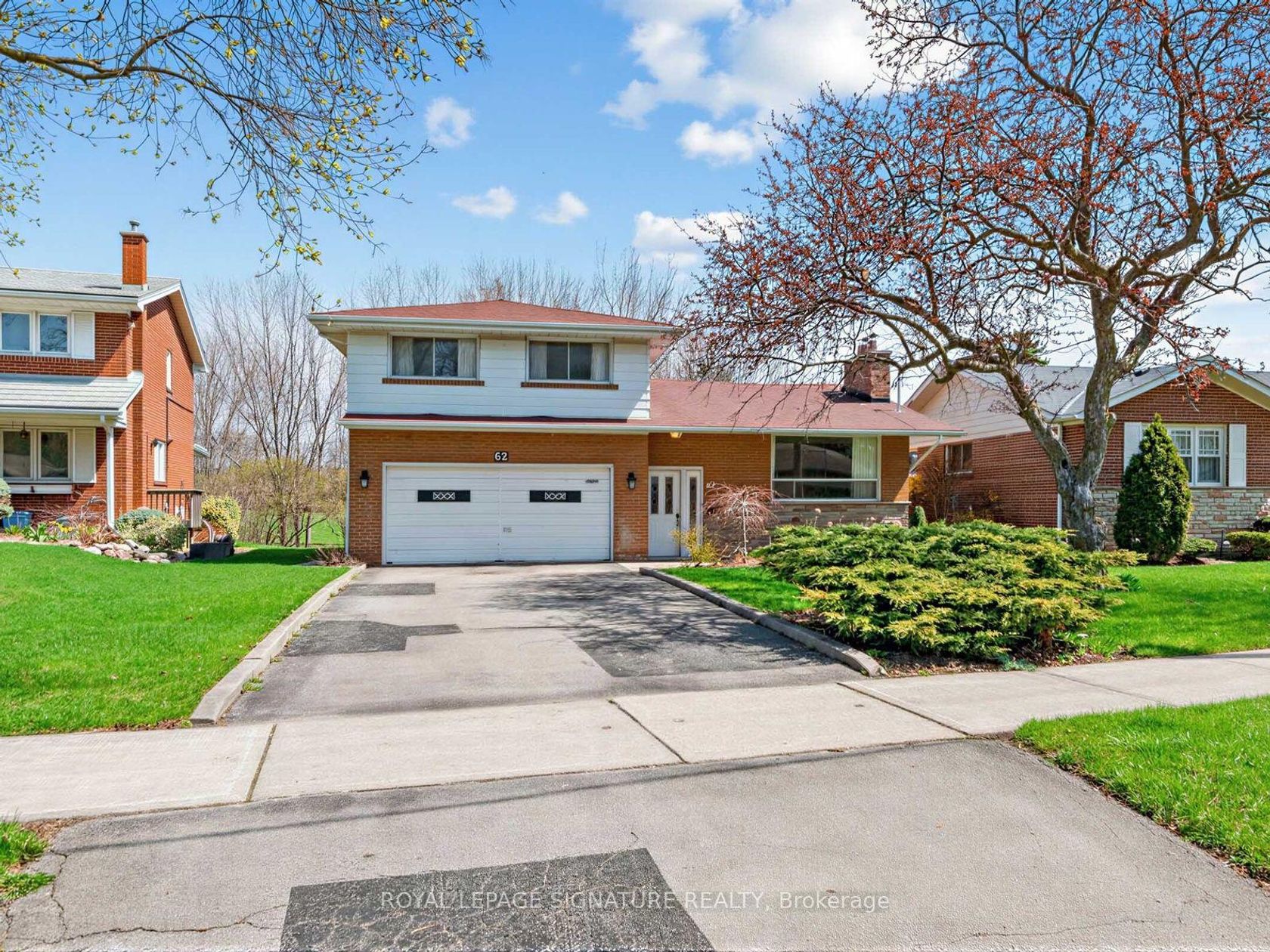 62 Dukinfield Crescent, Donalda, Toronto 