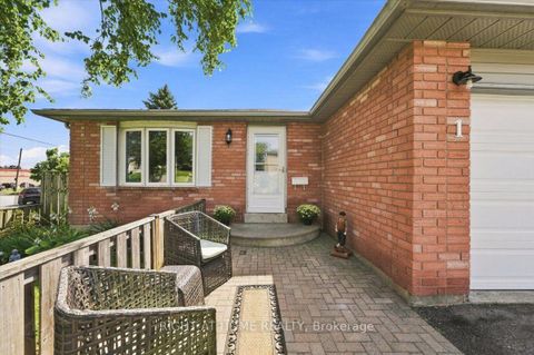 Photo 3 at 1 Argyle Road, Sunnidale, Barrie