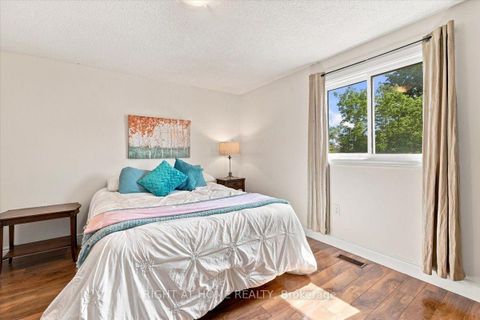 Photo 12 at 1 Argyle Road, Sunnidale, Barrie