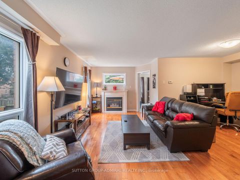 Photo 2 at 267 Warner Crescent, Summerhill Estates, Newmarket