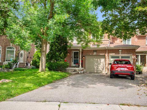 Photo 3 at 267 Warner Crescent, Summerhill Estates, Newmarket