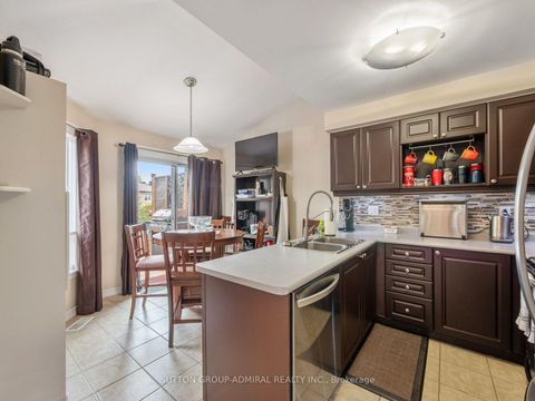 Photo 11 at 267 Warner Crescent, Summerhill Estates, Newmarket