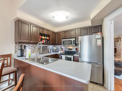 Photo 13 at 267 Warner Crescent, Summerhill Estates, Newmarket
