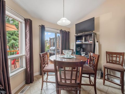 Photo 15 at 267 Warner Crescent, Summerhill Estates, Newmarket