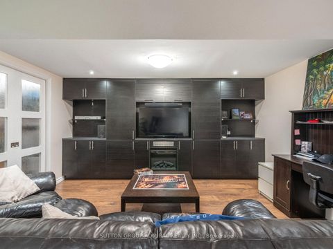 Photo 31 at 267 Warner Crescent, Summerhill Estates, Newmarket