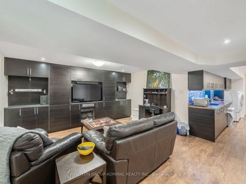 Photo 32 at 267 Warner Crescent, Summerhill Estates, Newmarket