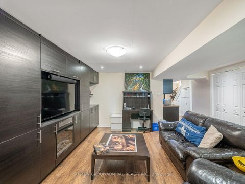 Photo 33 at 267 Warner Crescent, Summerhill Estates, Newmarket