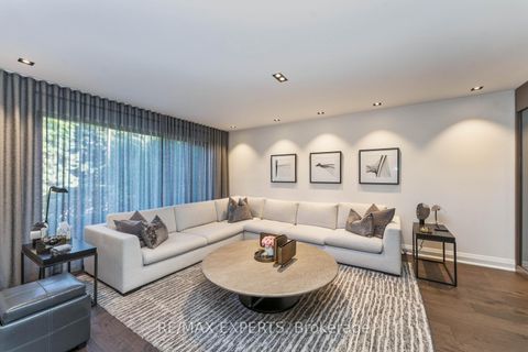 Photo 8 at 71 Dorengate Drive, Islington Woods, Vaughan