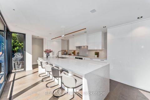 Photo 15 at 71 Dorengate Drive, Islington Woods, Vaughan