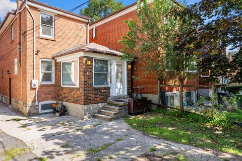 Photo 26 at 11 Winfield Avenue, Bloor West Village, Toronto