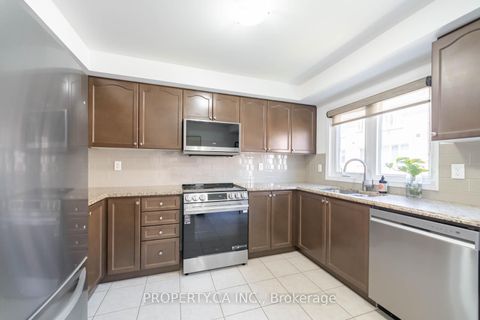 Photo 14 at 34 Ferguson Street, Birchmount, Toronto