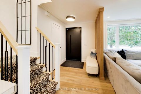 Photo 1 at 287 Yonge Boulevard, Nortown, Toronto