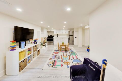 Photo 27 at 287 Yonge Boulevard, Nortown, Toronto