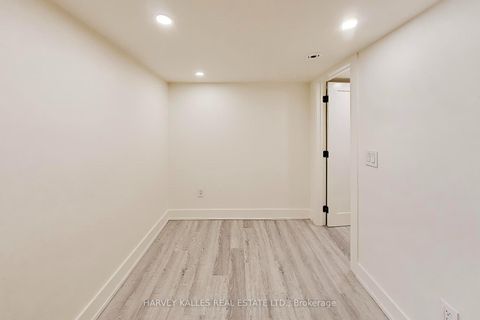 Photo 30 at 287 Yonge Boulevard, Nortown, Toronto