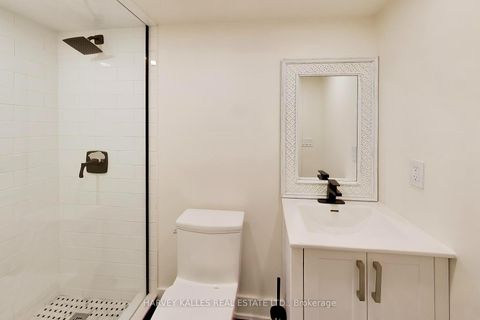 Photo 32 at 287 Yonge Boulevard, Nortown, Toronto