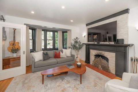 Photo 4 at 11 Elton Crescent, Long Branch, Toronto