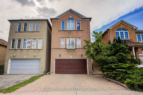 Photo 1 at 6 Sugarforest Drive, Patterson, Vaughan