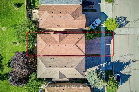 Photo 2 at 6 Sugarforest Drive, Patterson, Vaughan