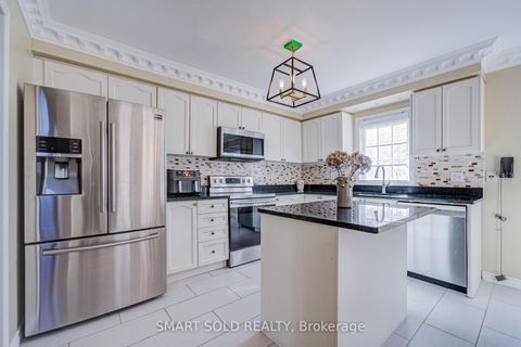 Photo 10 at 6 Sugarforest Drive, Patterson, Vaughan