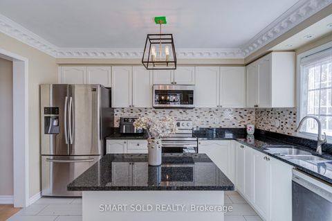Photo 11 at 6 Sugarforest Drive, Patterson, Vaughan