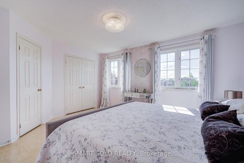 Photo 21 at 6 Sugarforest Drive, Patterson, Vaughan