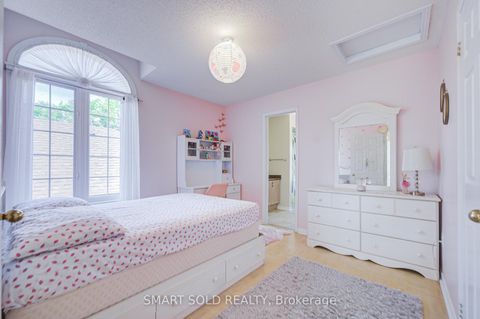 Photo 22 at 6 Sugarforest Drive, Patterson, Vaughan