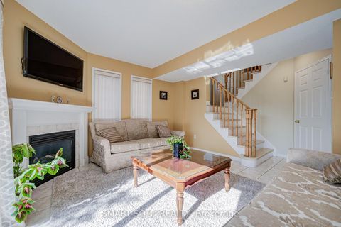 Photo 31 at 6 Sugarforest Drive, Patterson, Vaughan