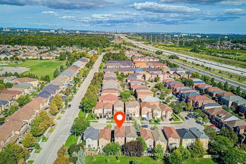 Photo 37 at 6 Sugarforest Drive, Patterson, Vaughan