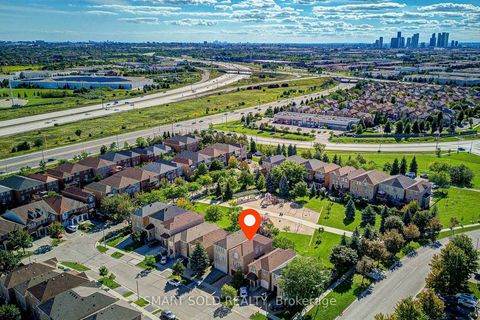 Photo 38 at 6 Sugarforest Drive, Patterson, Vaughan