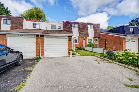 Photo 3 at 61 Wiggens Court, Malvern, Toronto
