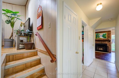 Photo 5 at 61 Wiggens Court, Malvern, Toronto