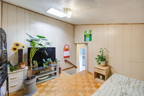 Photo 8 at 61 Wiggens Court, Malvern, Toronto