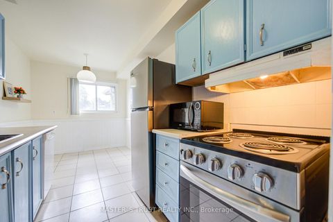 Photo 13 at 61 Wiggens Court, Malvern, Toronto