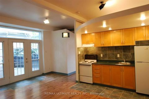 Photo 6 at 93 Spadina Road, Annex, Toronto