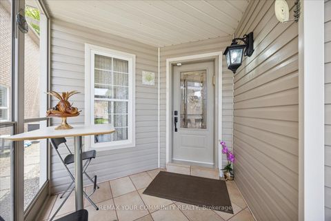Photo 4 at 41 Old Colony Road, Oak Ridges Lake Wilcox, Richmond Hill