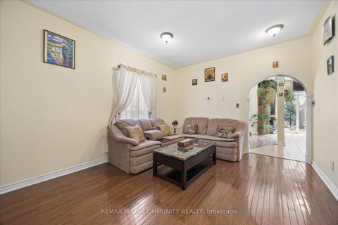 Photo 8 at 41 Old Colony Road, Oak Ridges Lake Wilcox, Richmond Hill