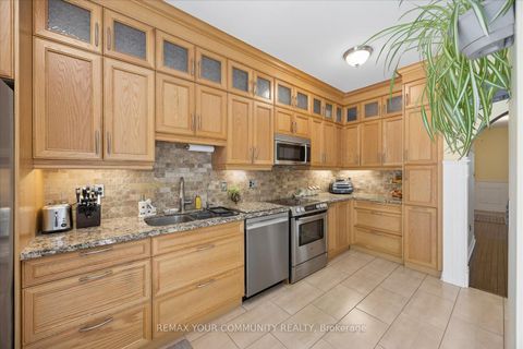 Photo 14 at 41 Old Colony Road, Oak Ridges Lake Wilcox, Richmond Hill