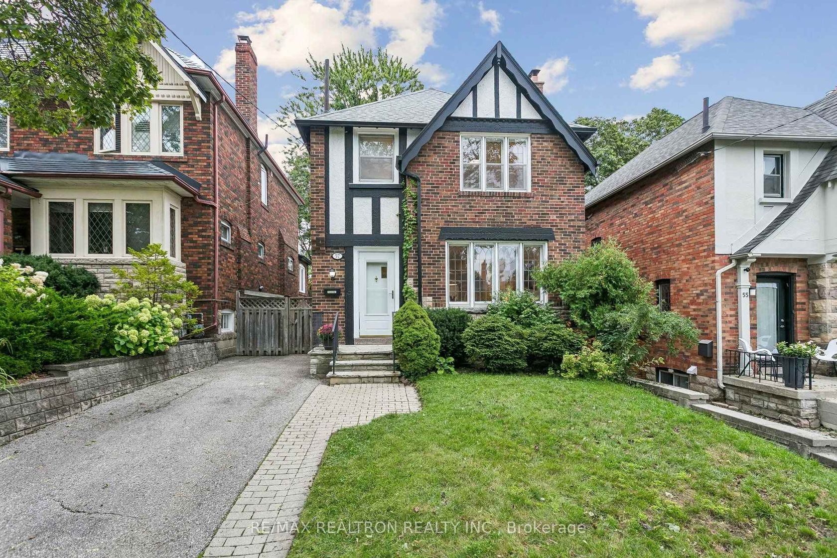 57 Castle Knock Road, Lawrence Park South, Toronto photo number 2
