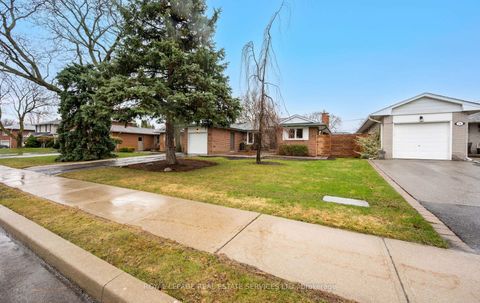 Photo 1 at 22 Arbroath Crescent, Markland Wood, Toronto