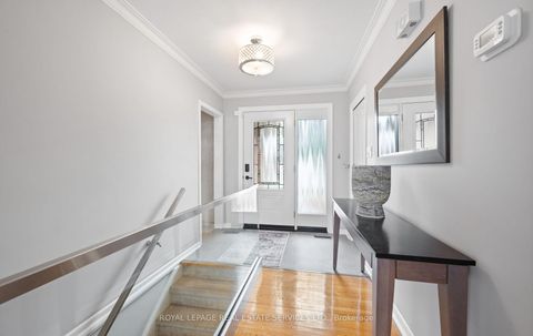 Photo 4 at 22 Arbroath Crescent, Markland Wood, Toronto