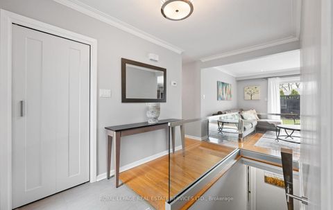 Photo 5 at 22 Arbroath Crescent, Markland Wood, Toronto