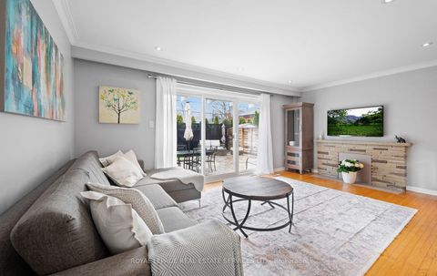 Photo 6 at 22 Arbroath Crescent, Markland Wood, Toronto