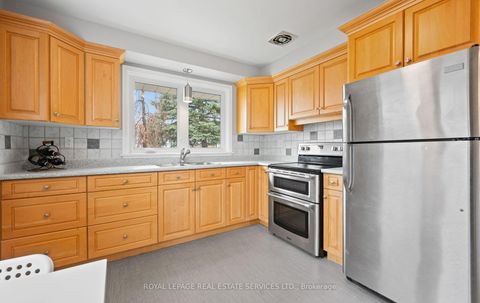 Photo 13 at 22 Arbroath Crescent, Markland Wood, Toronto