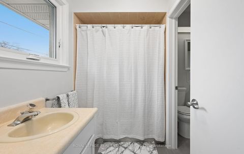 Photo 19 at 22 Arbroath Crescent, Markland Wood, Toronto