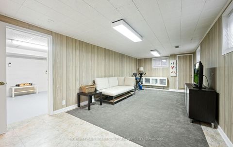 Photo 31 at 22 Arbroath Crescent, Markland Wood, Toronto