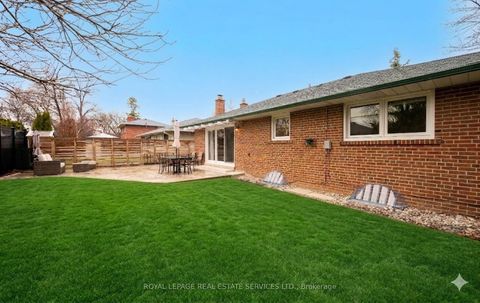 Photo 40 at 22 Arbroath Crescent, Markland Wood, Toronto